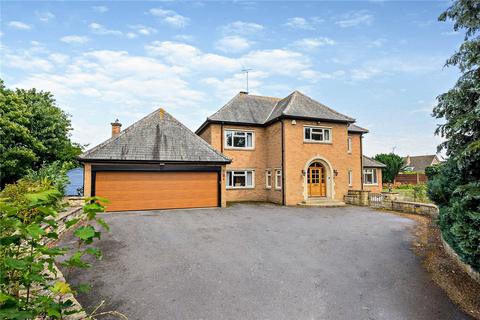 4 bedroom detached house for sale, Foxcovert Drive, Roade, Northampton, Northamptonshire, NN7