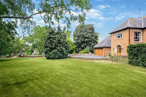4 bedroom detached house for sale, Foxcovert Drive, Roade, Northampton, Northamptonshire, NN7