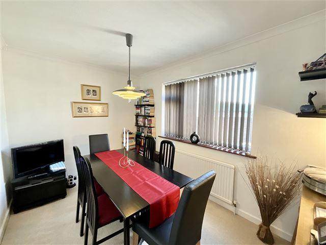 Bedroom/dining room