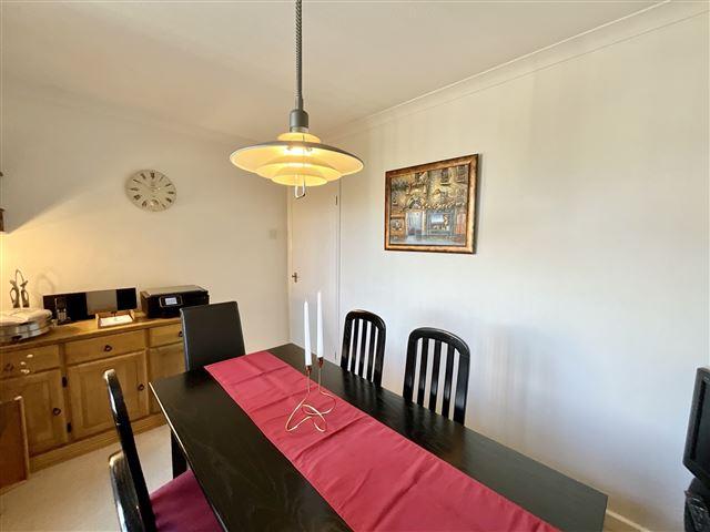 Bedroom/dining room