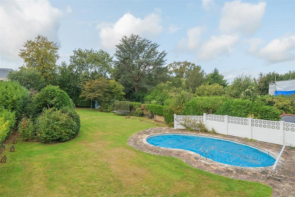 Forest Drive, Kingswood 4 bed detached house for sale £1,295,000