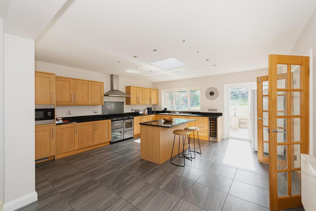 Burgh Wood, Banstead 4 bed detached house for sale £1,000,000