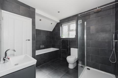 3 Burgh Wood, Banstead, SM7 1EW