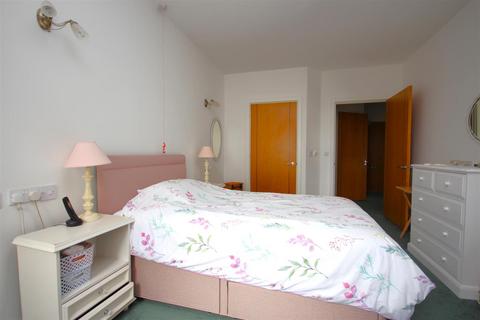 1 bedroom retirement property for sale, Eversley Court, Seaford