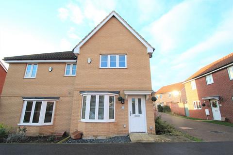 7 Brick Drive, Great Blakenham, Ipswich, IP6 0GJ