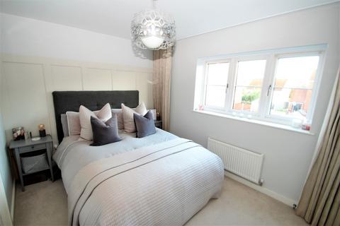 7 Brick Drive, Great Blakenham, Ipswich, IP6 0GJ