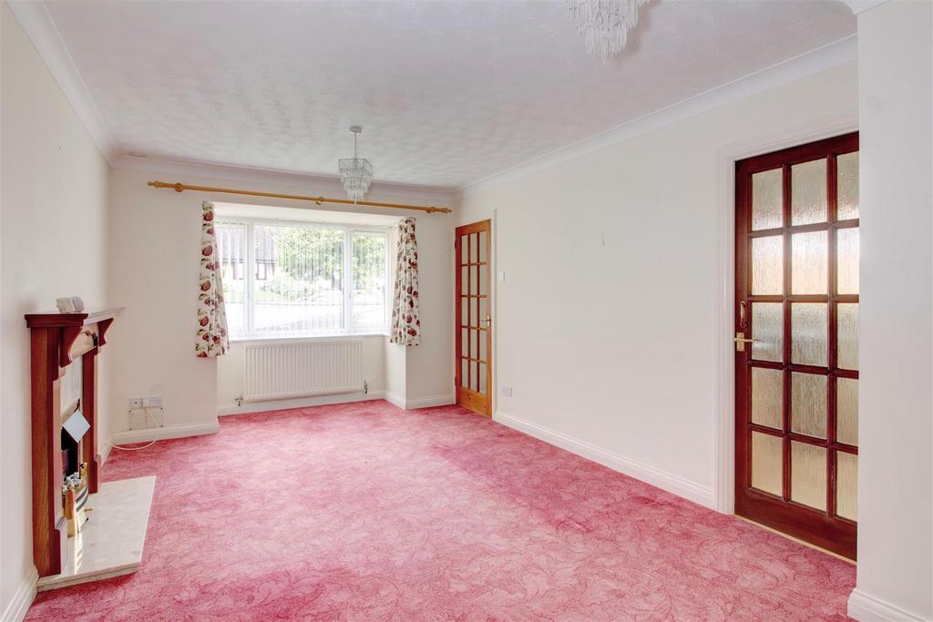 Hanks Close, Malmesbury 2 bed semidetached bungalow for sale £275,000