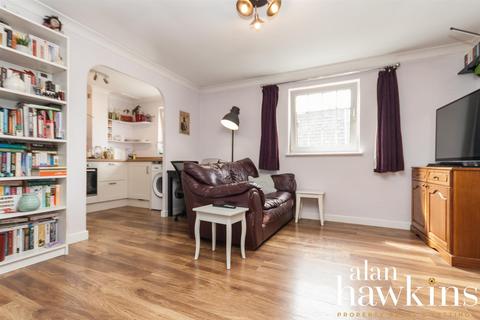 1 bedroom flat for sale, Wood Street, Royal Wootton Bassett