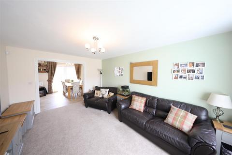 4 bedroom detached house for sale, Chartwell Gardens, Kingswood, Hull