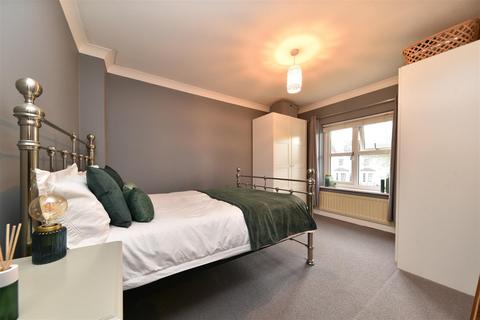 6 Bowling Green, Stevenage, SG1 3BH