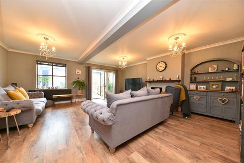 5 bedroom terraced house for sale, Bowling Green, Old Town, Stevenage