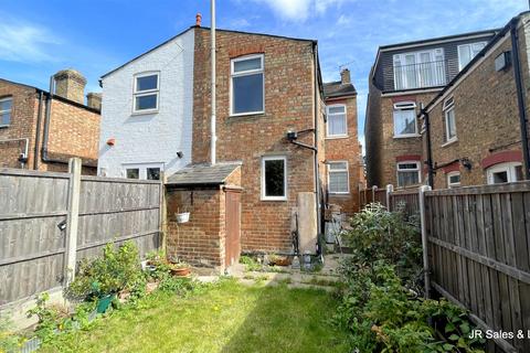 3 bedroom end of terrace house for sale, Lordship Road, Cheshunt