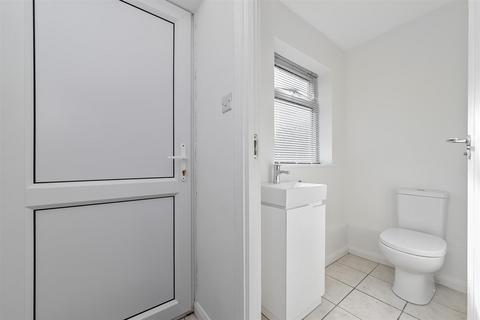 7 Dell Rise, Park Street, St Albans, AL2 2QJ