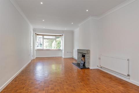 7 Dell Rise, Park Street, St Albans, AL2 2QJ