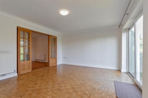 7 Dell Rise, Park Street, St Albans, AL2 2QJ