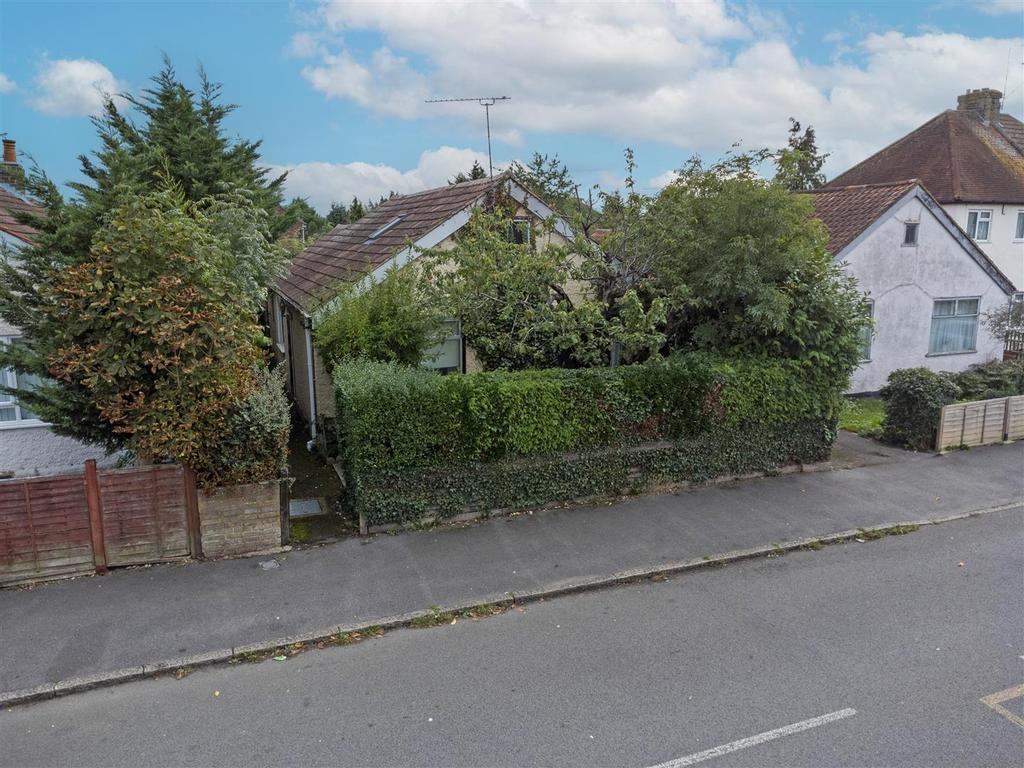 Bower Way, Cippenham 3 bed detached bungalow for sale £459,950