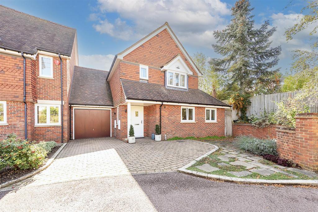 The Bourne, Salisbury Avenue 3 bed end of terrace house for sale £