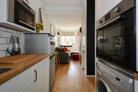Flat 27, Sidney House Old Ford Road, London, E2 9QB