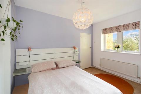 Flat 27, Sidney House Old Ford Road, London, E2 9QB