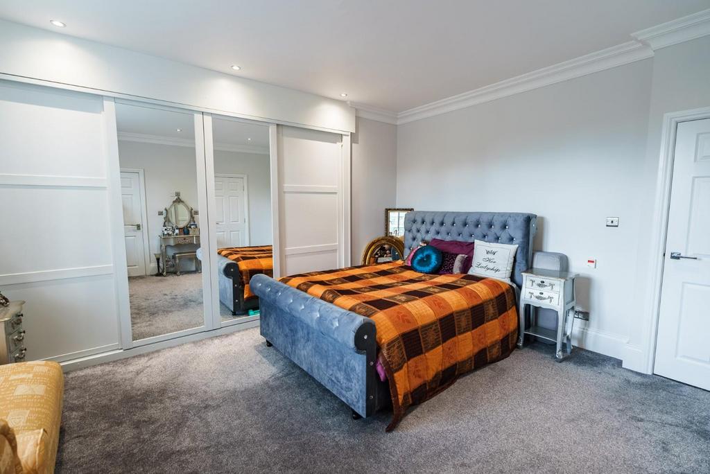 Bedroom 1-3.jpg