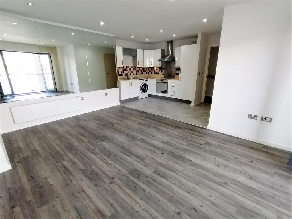 Lounge kitchen.jpg