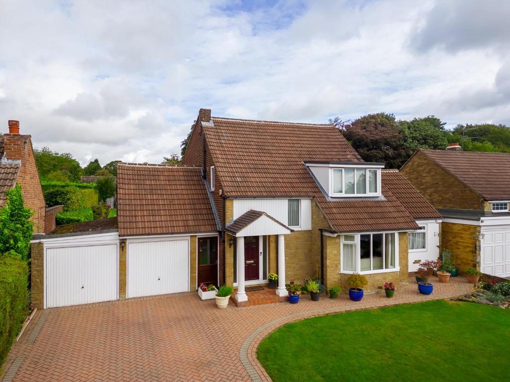 High Ash Avenue, Leeds LS17 4 bed detached house for sale £680,000