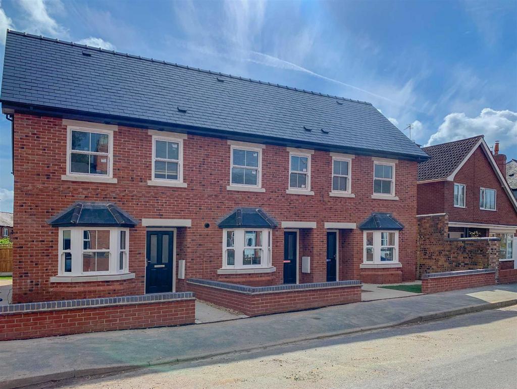 Park Avenue, Oswestry 3 bed townhouse £1,150 pcm (£265 pw)