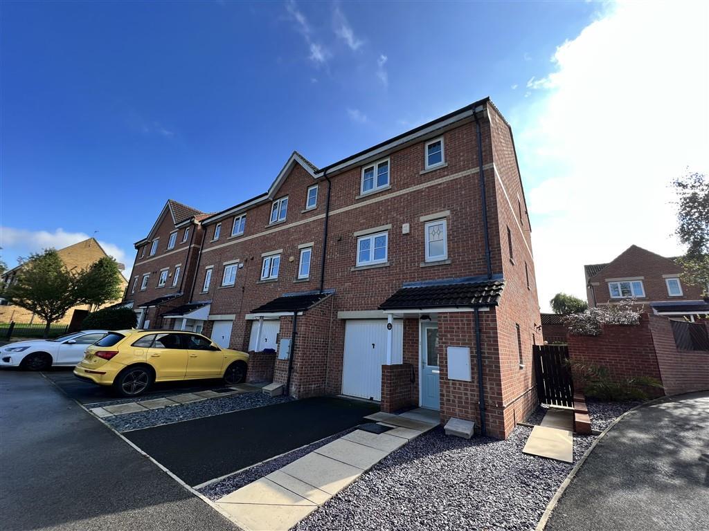 Stonecrop Drive, Castleford 4 bed end of terrace house for sale £240,000