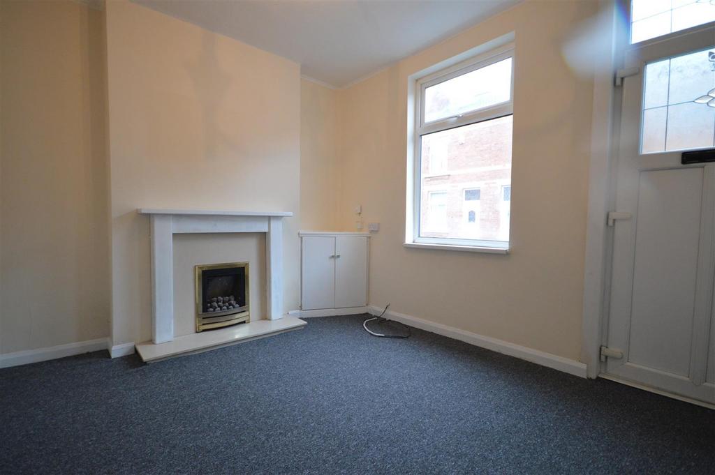 Hugh Street, Castleford 3 bed terraced house £850 pcm (£196 pw)