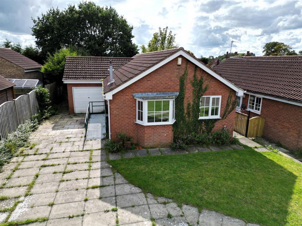 Mayfield Road, Brayton, Selby 3 bed detached bungalow for sale £270,000