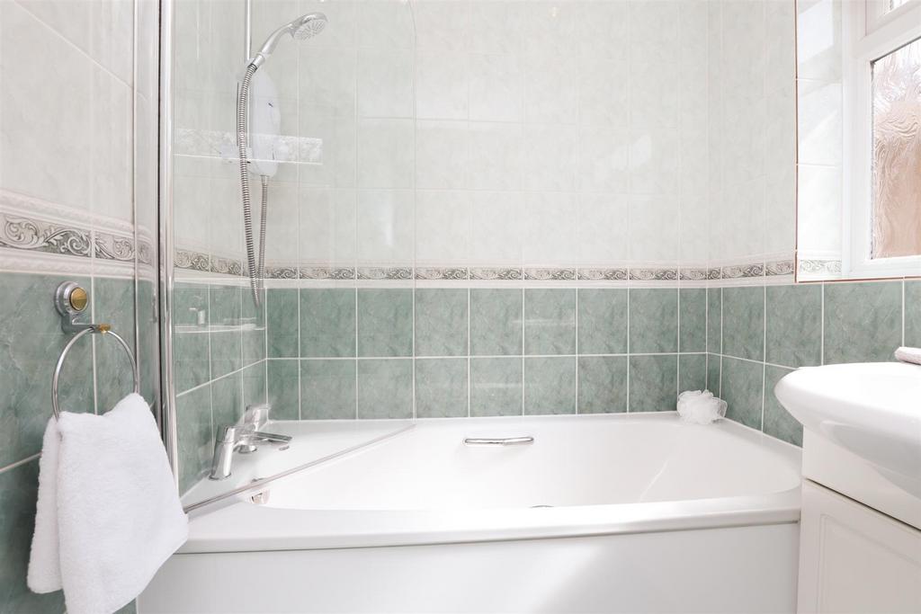Family Bathroom.jpg