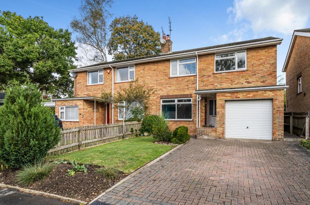 Heathfield Road, Chandler's Ford 3 bed semidetached house for sale £