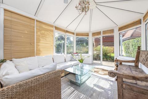 23 The Headway, Epsom, KT17 1UP