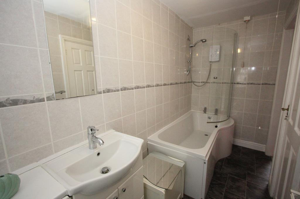 Tomlin Square, Bolton, BL2 2 bed terraced house for sale £90,000