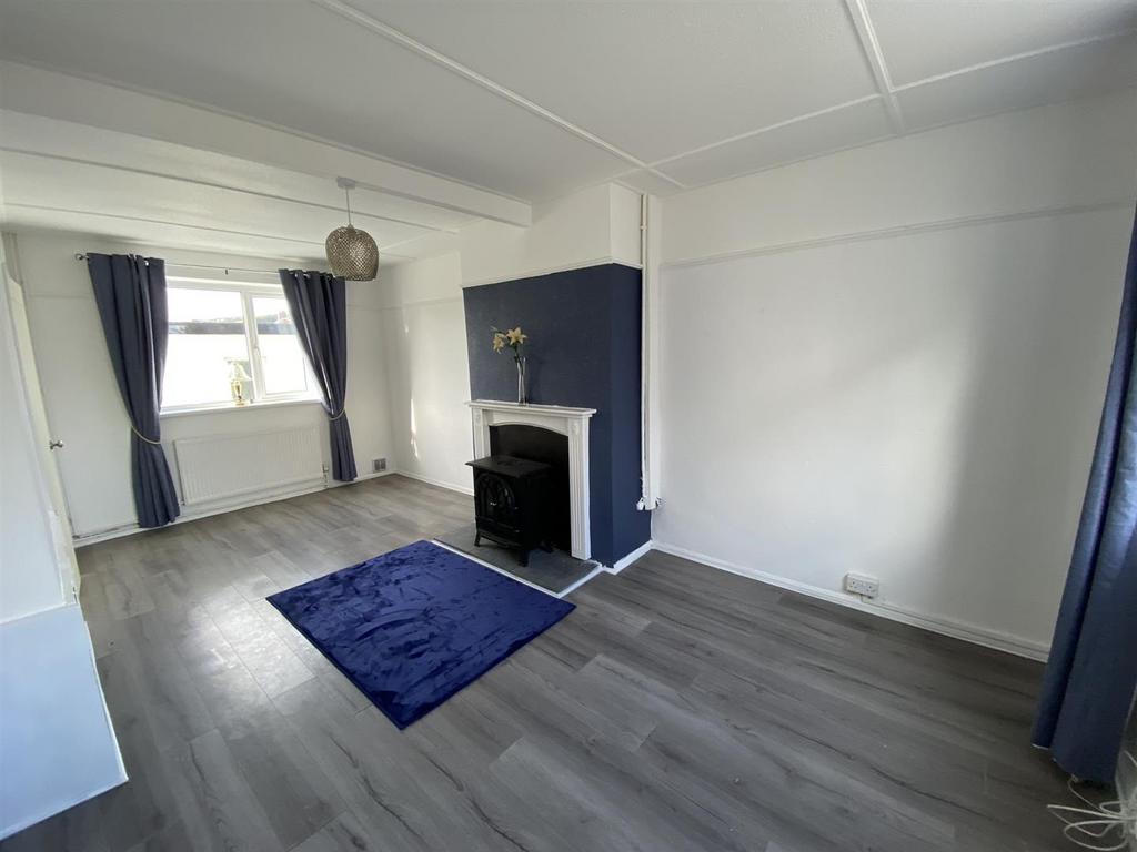 Heol Elfed, Burry Port 2 bed semidetached house for sale £125,000