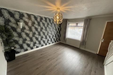 1 Neenton Square, Manchester, M12 5PT