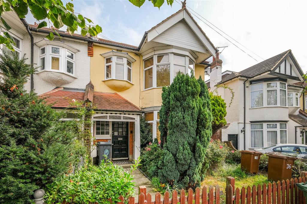 Douglas Road, North Chingford, E4 2 bed property £1,700 pcm (£392 pw)