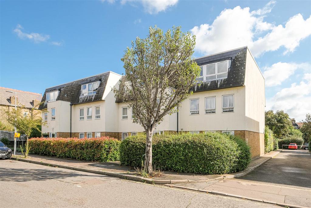 Flat 3 Clover court Clevland road-19.jpg