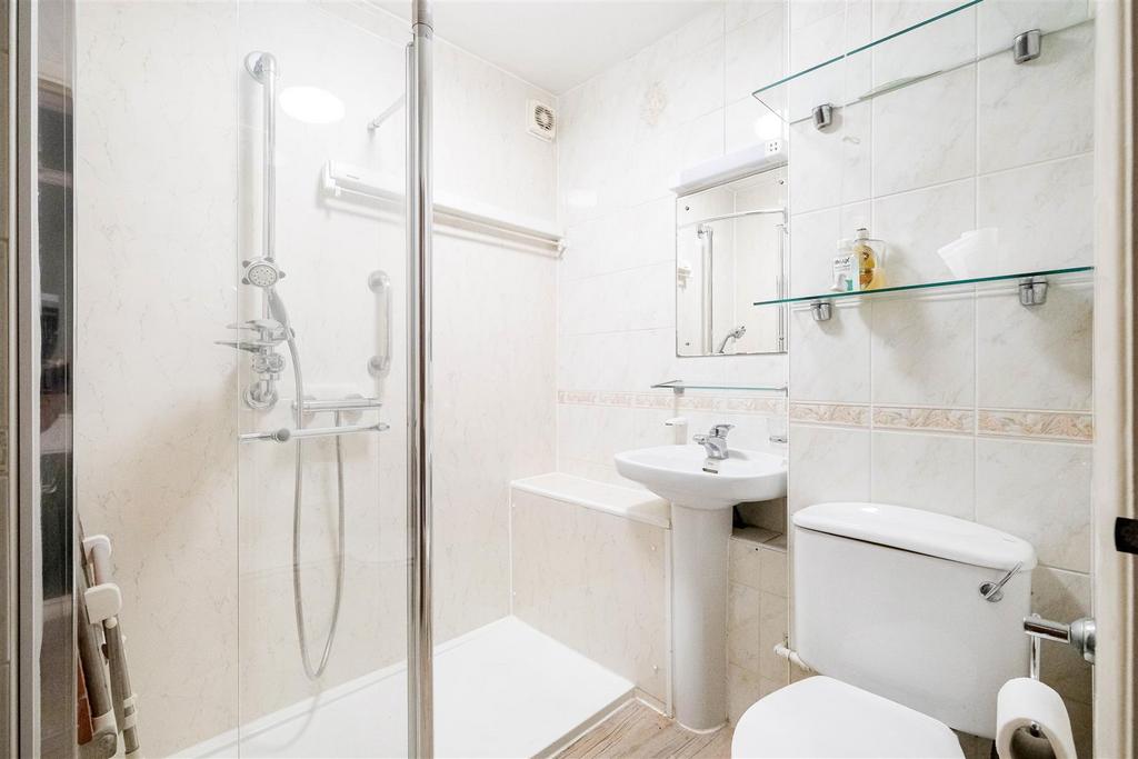 Flat 3 Clover court Clevland road-1.jpg