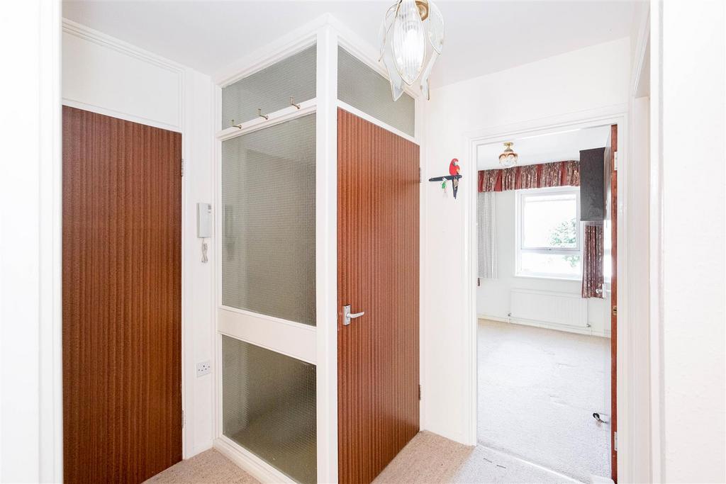 Flat 3 Clover court Clevland road-8.jpg