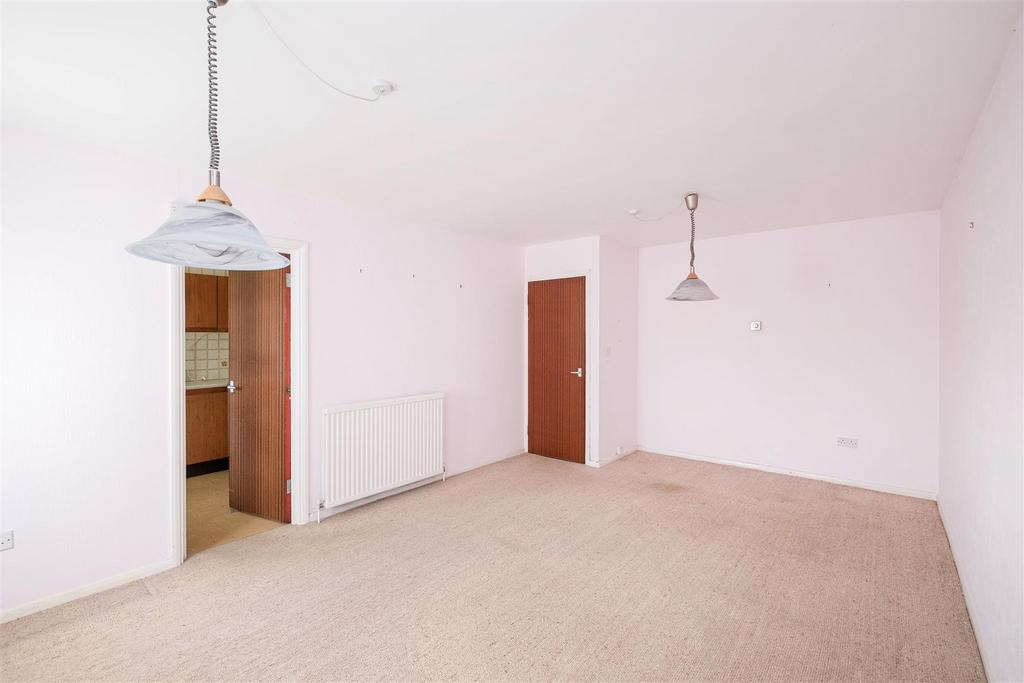 Flat 3 Clover court Clevland road-13.jpg