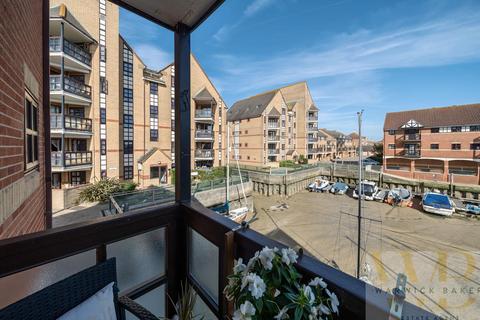Flat 22, The Quay Emerald Quay, Shoreham-by-sea, BN43 5JP