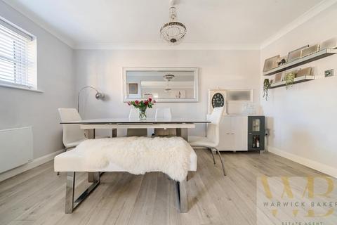Flat 22, The Quay Emerald Quay, Shoreham-by-sea, BN43 5JP