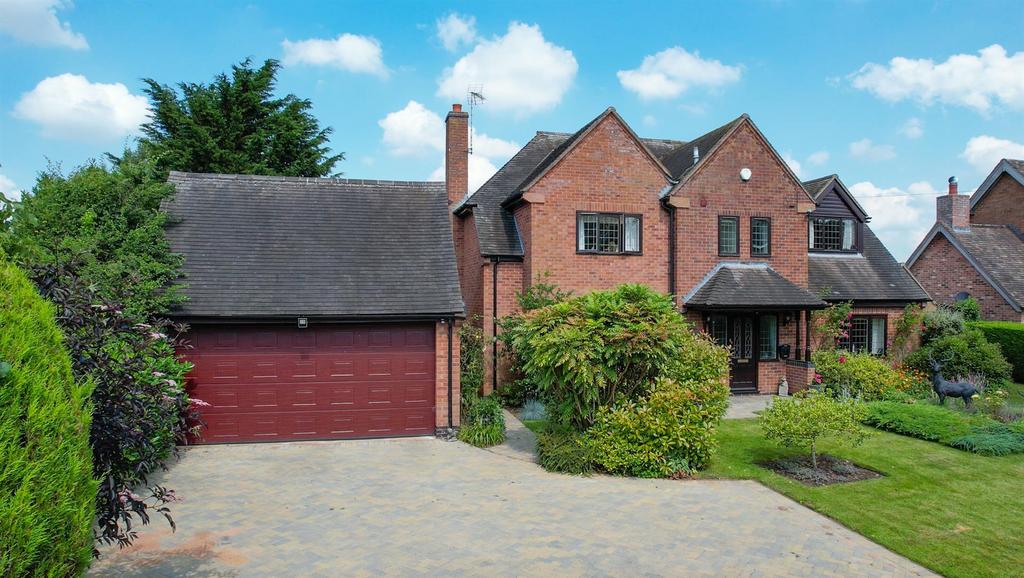 Charlecote, Warwick 4 bed detached house for sale £900,000