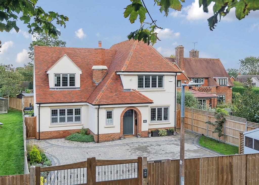 Gosmore Road, Hitchin, SG4 4 bed detached house £1,350,000