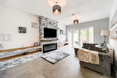 15 Parrotts Grove, Coventry, CV2 1NQ