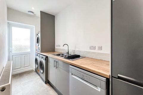 15 Parrotts Grove, Coventry, CV2 1NQ