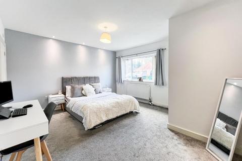 15 Parrotts Grove, Coventry, CV2 1NQ