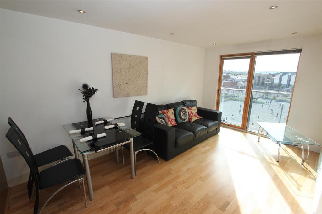 Livingroom1.JPG