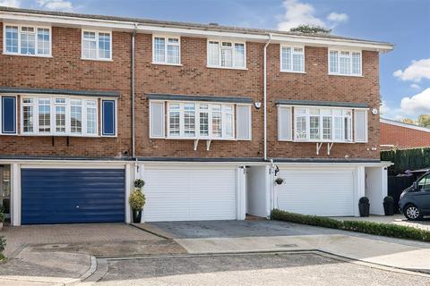 4 bedroom townhouse for sale, Chiltons Close, Banstead
